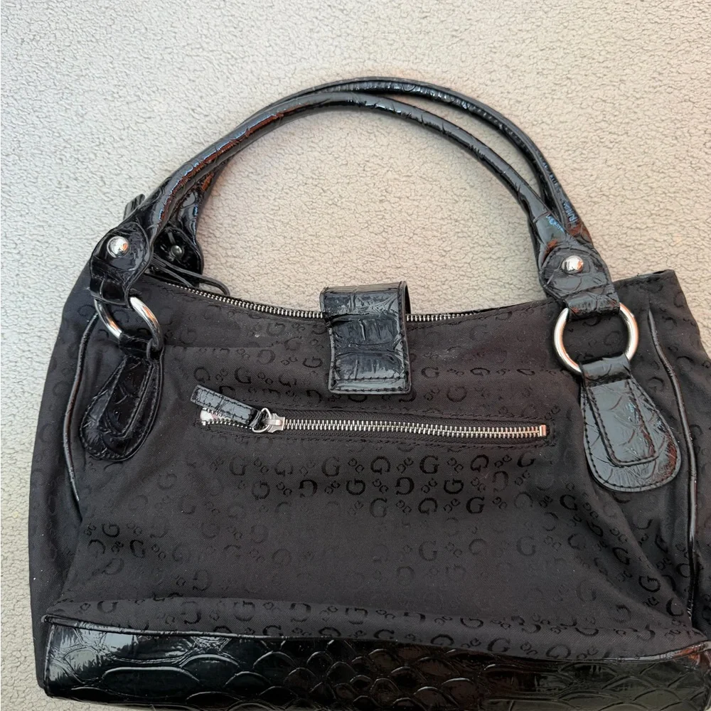 Guess Shoulder Bag